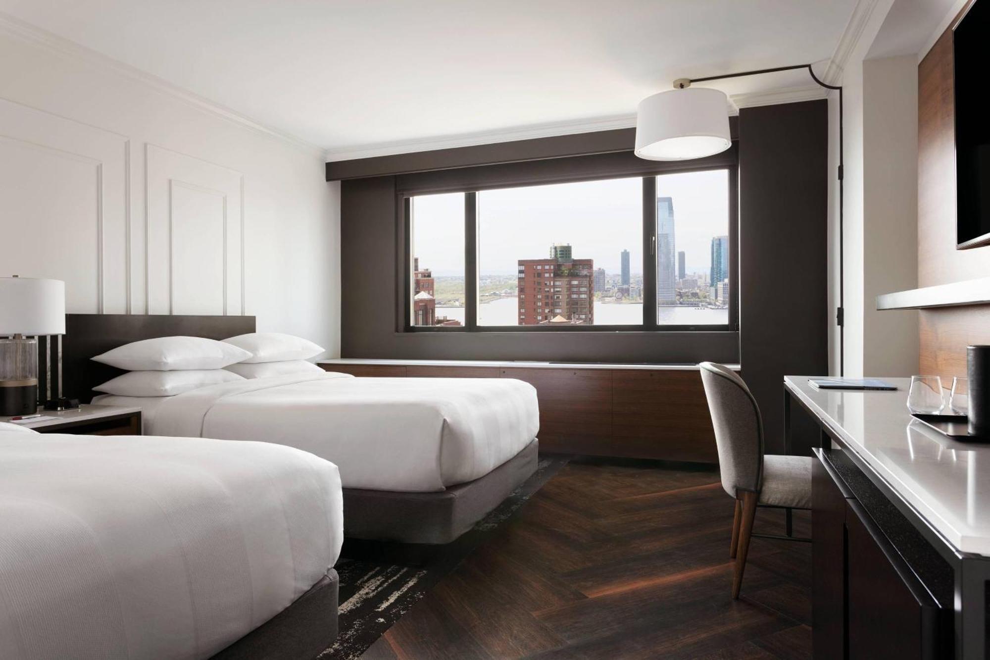 Chambre Double de Luxe avec 2 Lits Doubles - Vue sur Hudson
